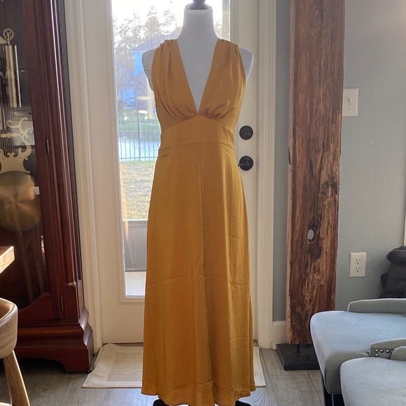 Banana Republic Halter Maxi Dres,  Size 4 - Picture 12 of 15